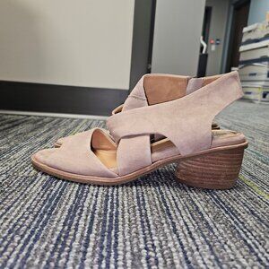 Sofft Camille Heels Sandals Size 9 Stone